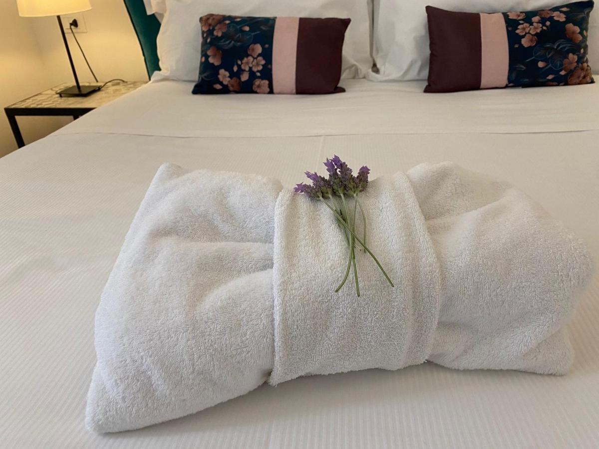 Trigona Garden Suite Noto Luaran gambar