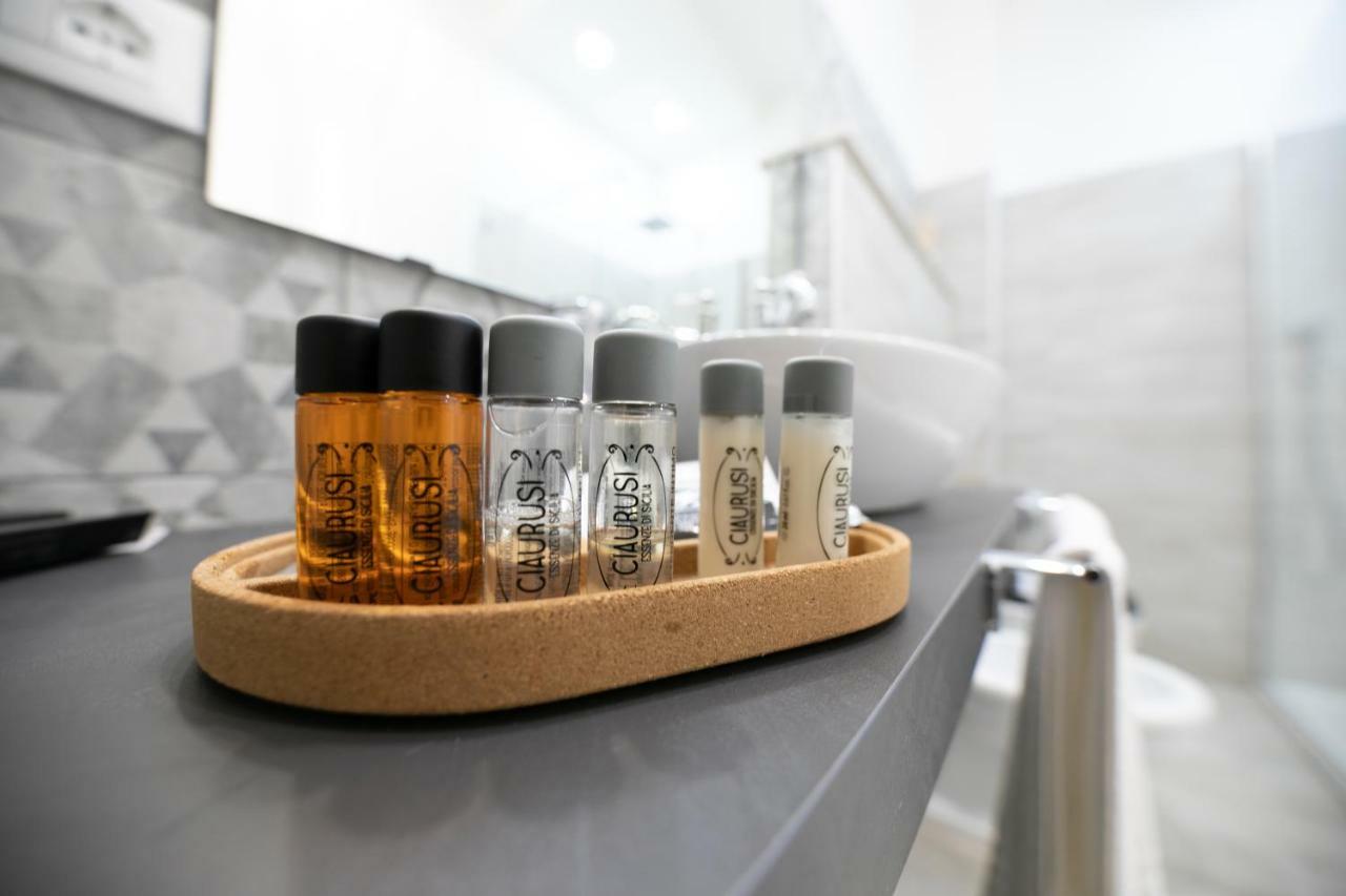 Trigona Garden Suite Noto Luaran gambar
