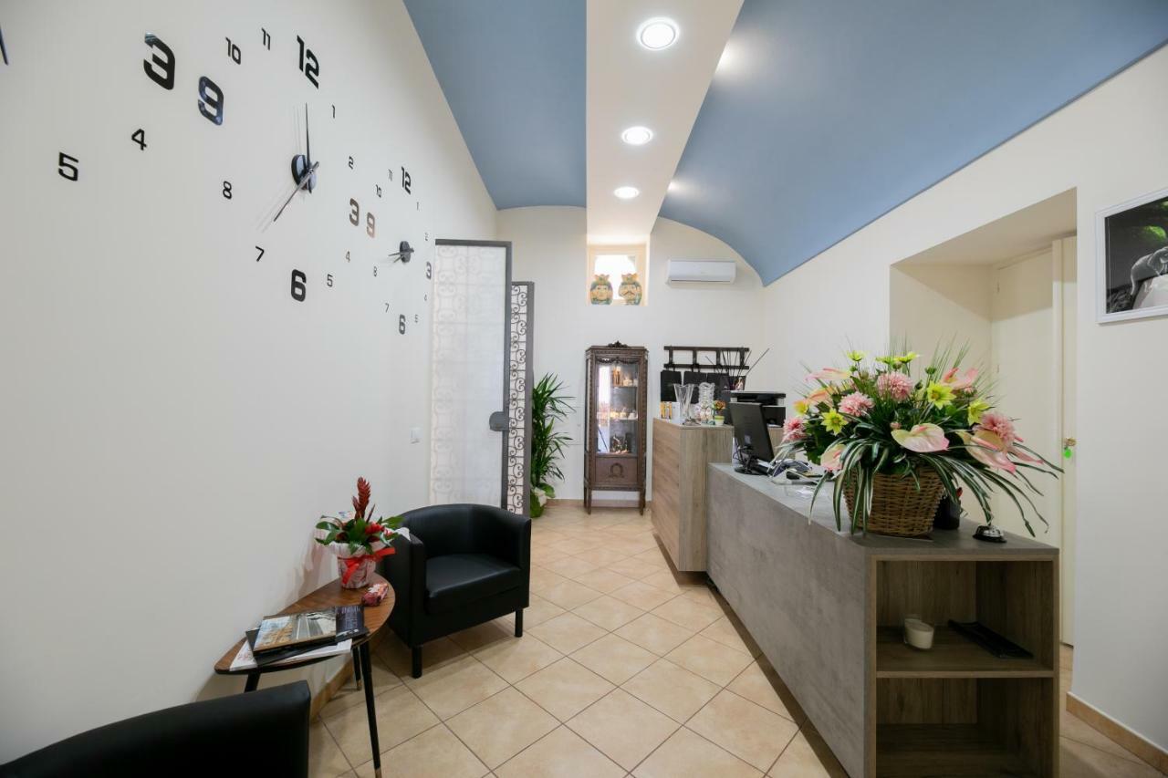 Trigona Garden Suite Noto Luaran gambar